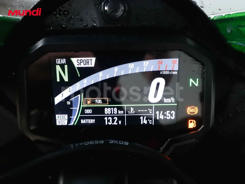 Kawasaki Ninja ZX-10R - Vista 12