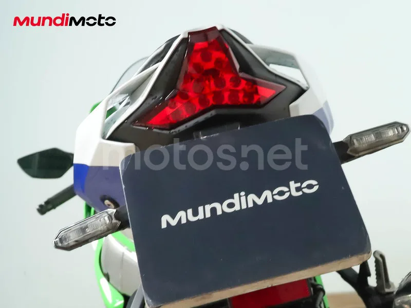Kawasaki Ninja ZX-10R - Vista 9