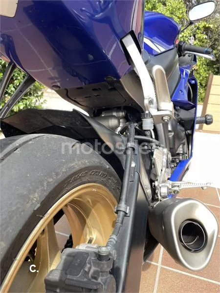 Yamaha YZF-R6 - Vista 12