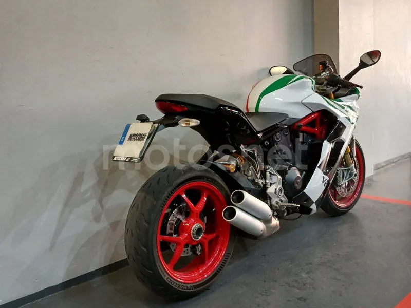Ducati SuperSport - Vista 3