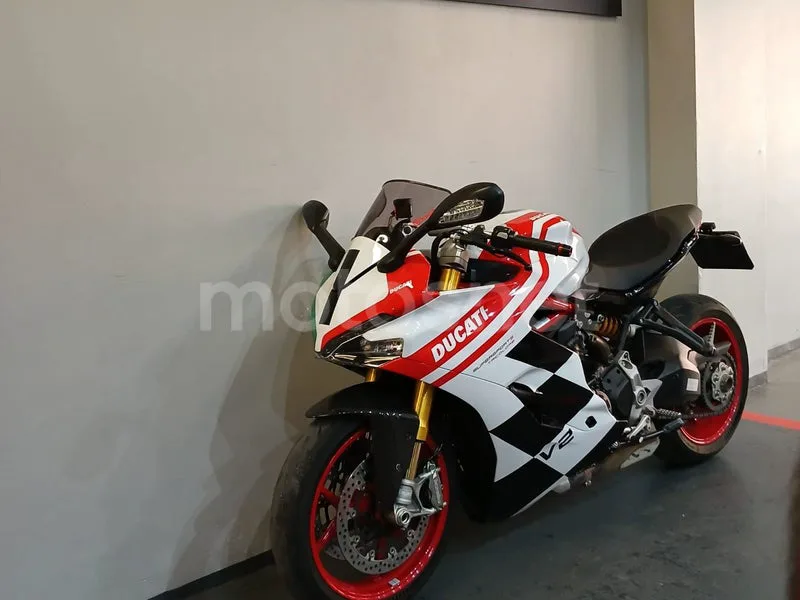 Ducati SuperSport - Vista 6