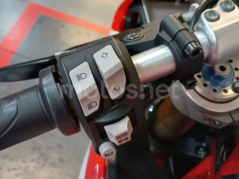 Ducati SuperSport - Vista 8