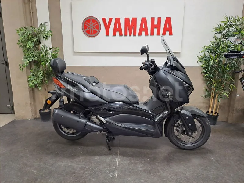 Yamaha XMAX 300 3890 € 2019 Madrid - 1