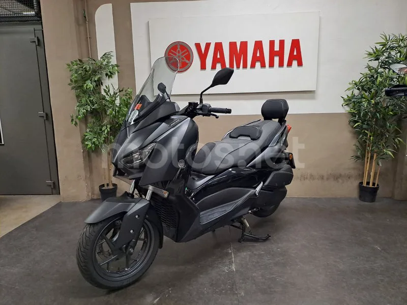 Yamaha XMAX 300 - Vista 3