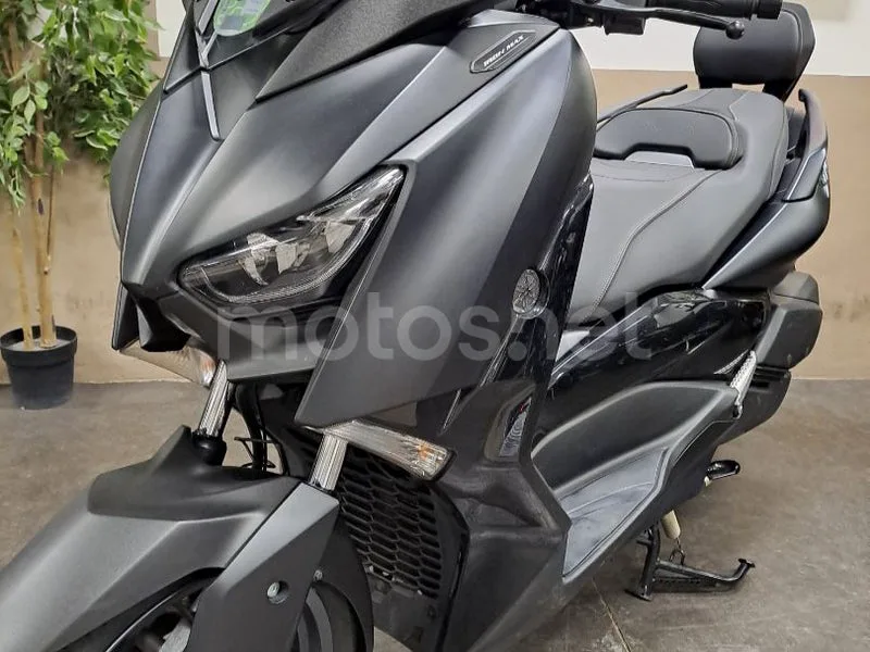 Yamaha XMAX 300 - Vista 6