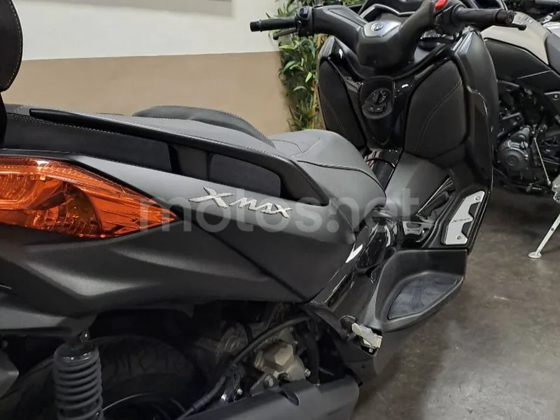 Yamaha XMAX 300 - Vista 7