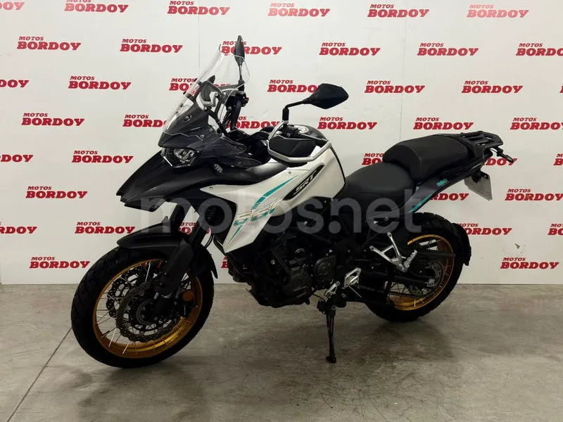 QJ Motor SRT 550 X - Vista 5