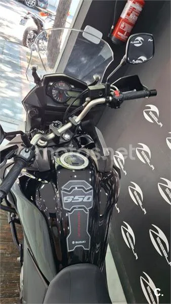 Suzuki V-Strom 650XT - Vista 4