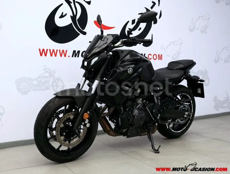 Yamaha MT-07 - Vista 8