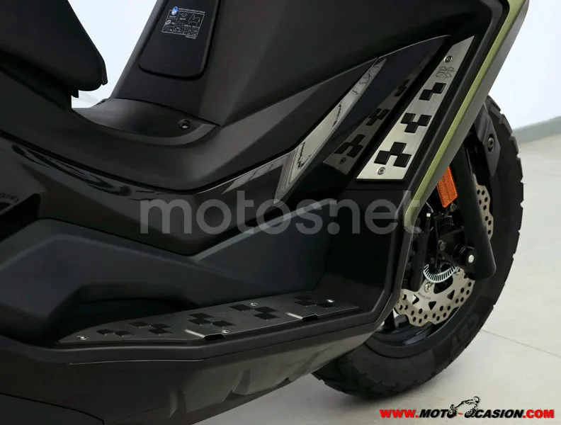 Kymco DTX 350 - Vista 5
