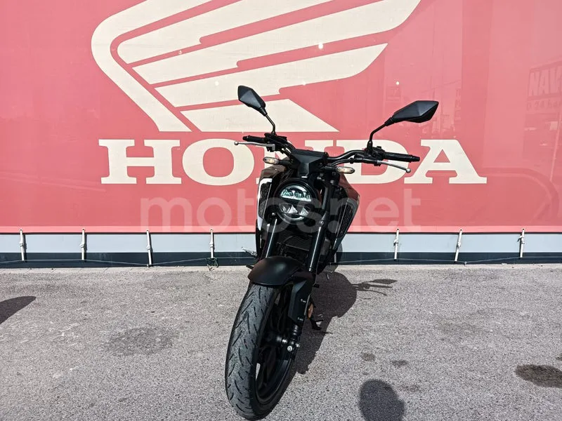 Honda CB125R - Vista 3