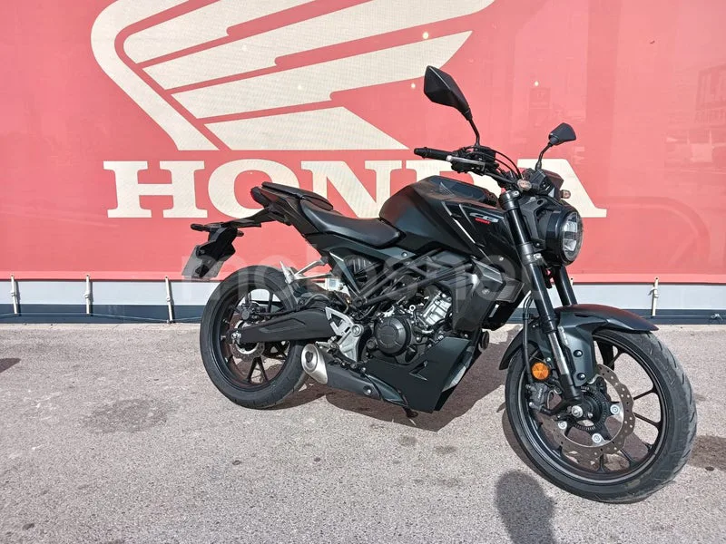 Honda CB125R - Vista 4