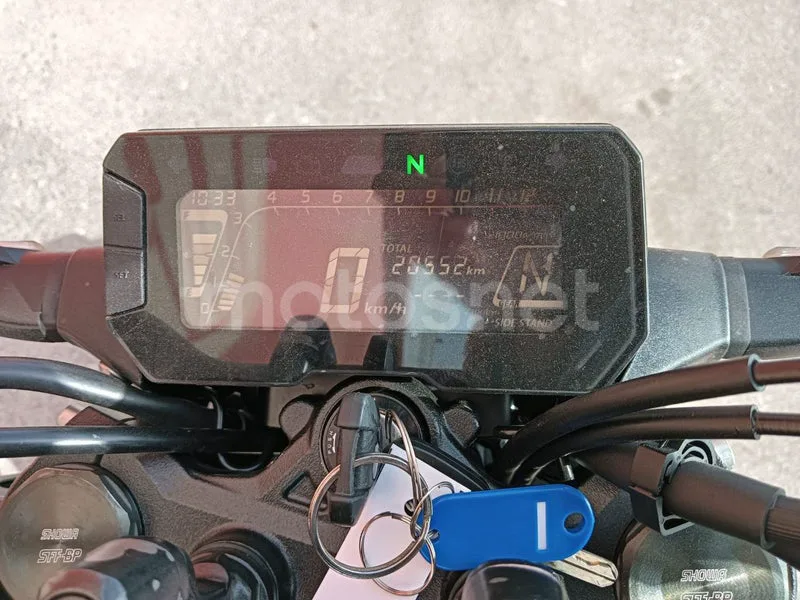Honda CB125R - Vista 6