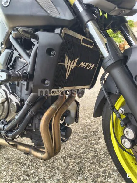 Yamaha MT-07 - Vista 7