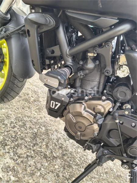 Yamaha MT-07 - Vista 8
