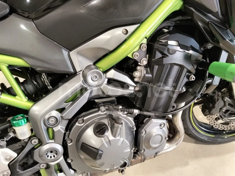 Kawasaki Z900 - Vista 11