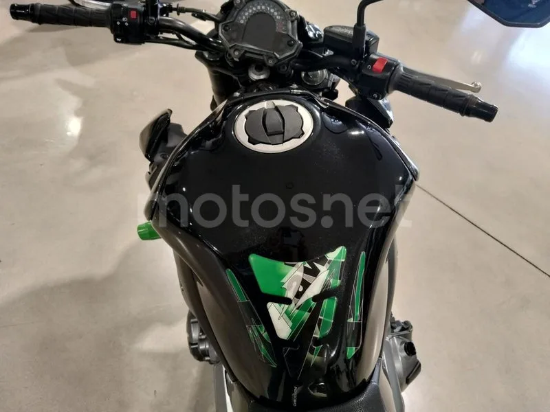 Kawasaki Z900 - Vista 12