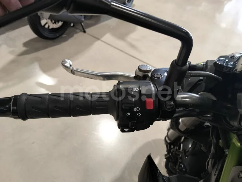 Kawasaki Z900 - Vista 14