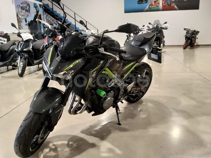 Kawasaki Z900 - Vista 17