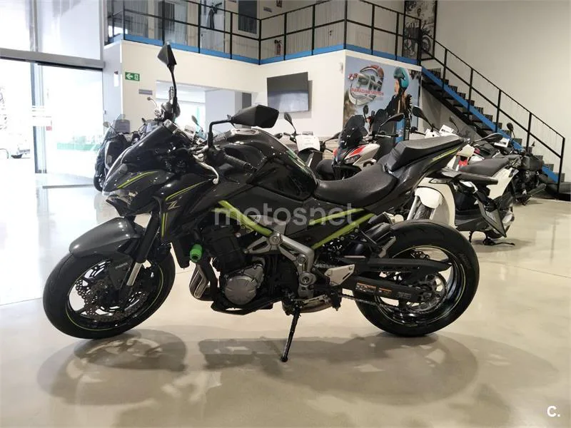 Kawasaki Z900 - Vista 4