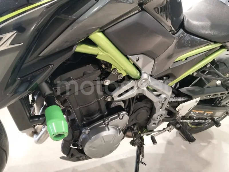 Kawasaki Z900 - Vista 9