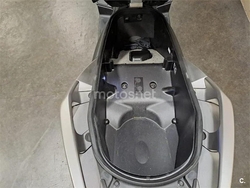 Yamaha XMAX 125 - Vista 11