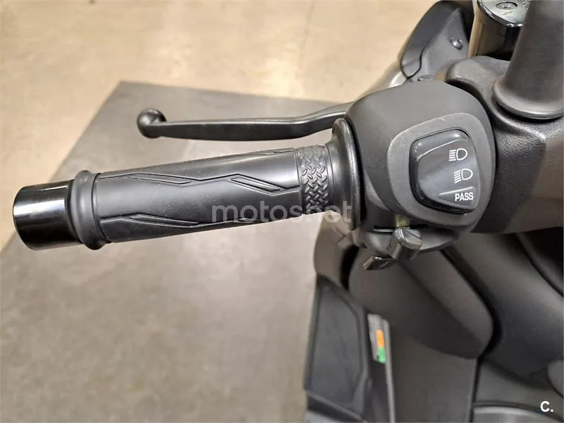 Yamaha XMAX 125 - Vista 12