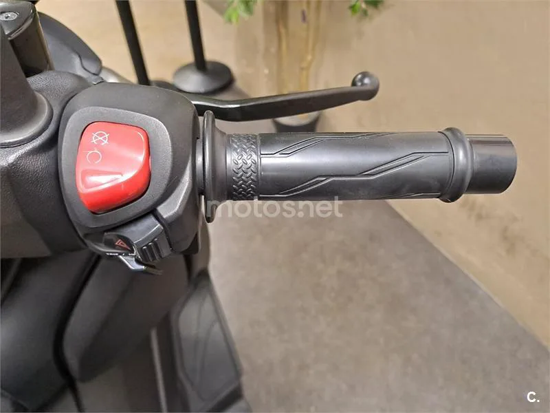 Yamaha XMAX 125 - Vista 13