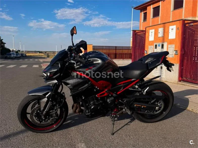 Kawasaki Z900 - Vista 4