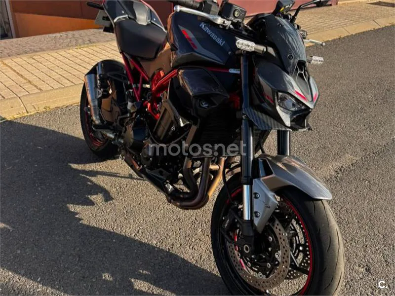 Kawasaki Z900 - Vista 8