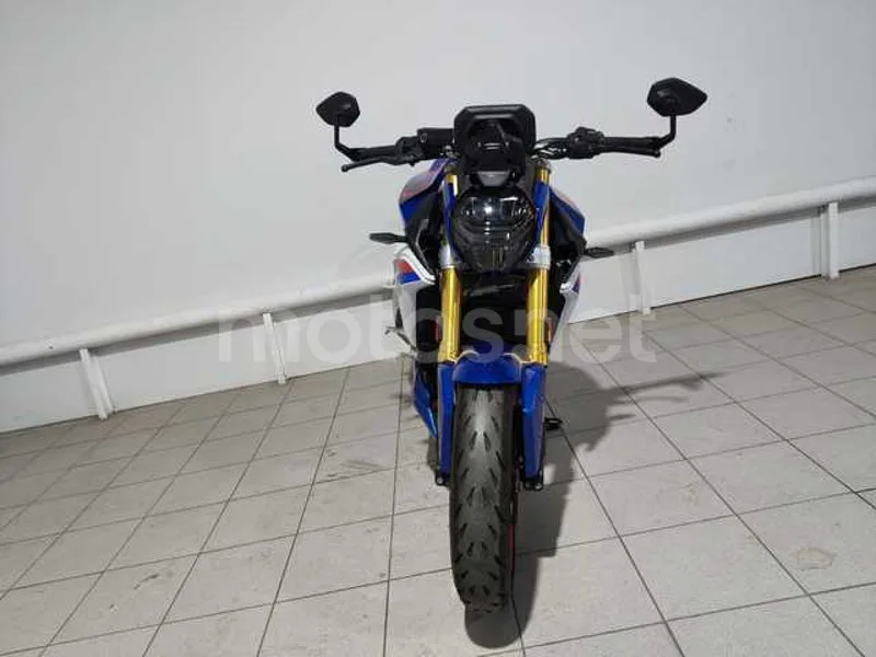 BMW F 900 R - Vista 3