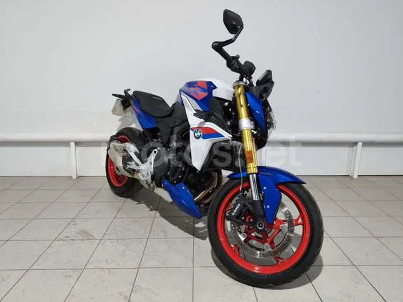 BMW F 900 R - Vista 4
