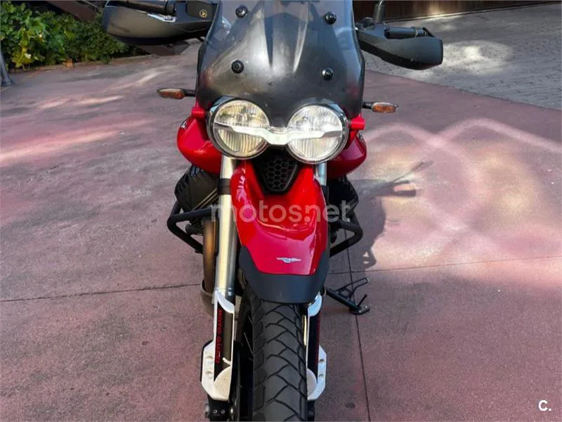 Moto Guzzi V85 TT - Vista 3