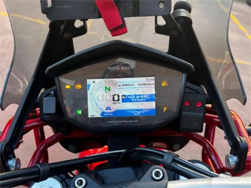 Moto Guzzi V85 TT - Vista 4