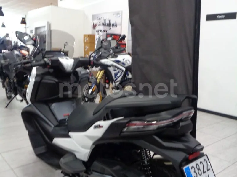 Voge SR4 Max - Vista 5