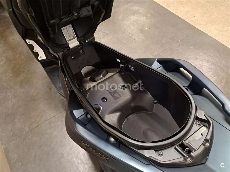 Yamaha XMAX 125 - Vista 9