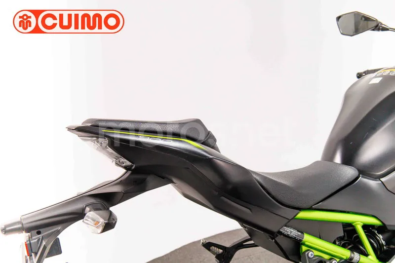 Kawasaki Z900 - Vista 20