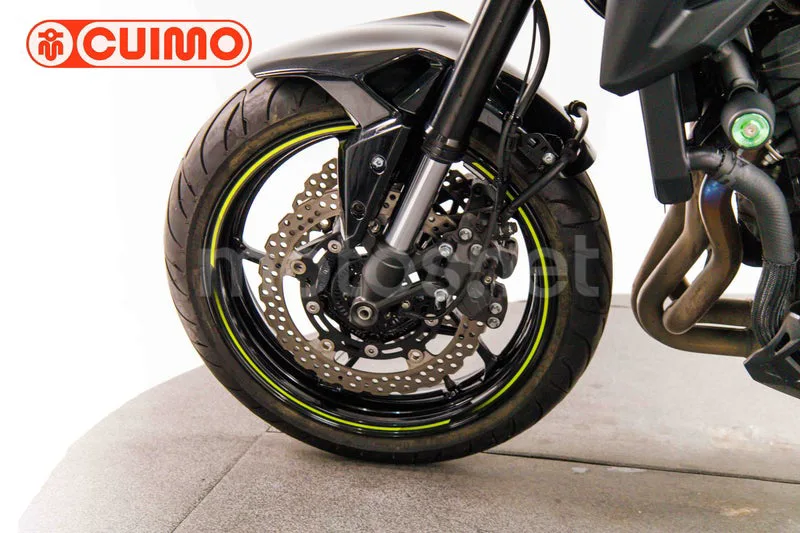 Kawasaki Z900 - Vista 24