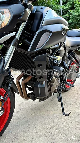 Yamaha MT-07 - Vista 8