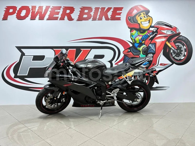 Yamaha YZF-R6 - Vista 10