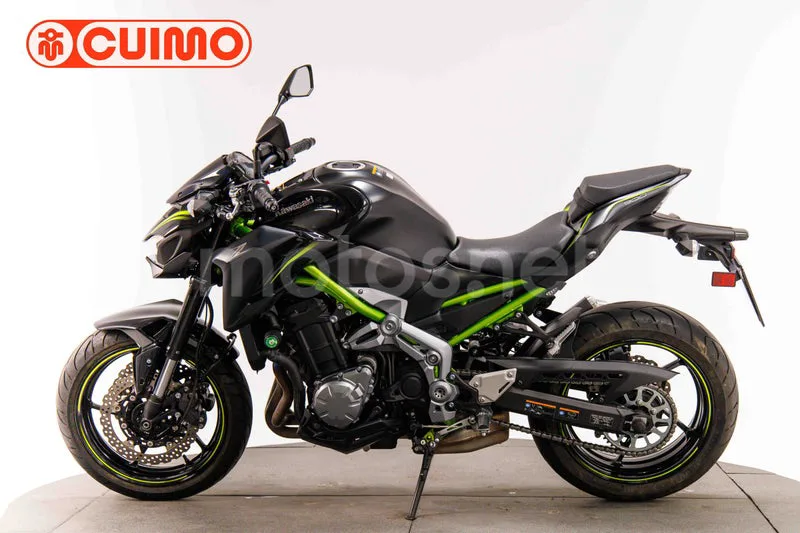 Kawasaki Z900 - Vista 8
