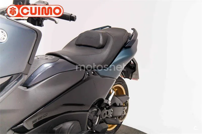 Yamaha TMAX 560 - Vista 22