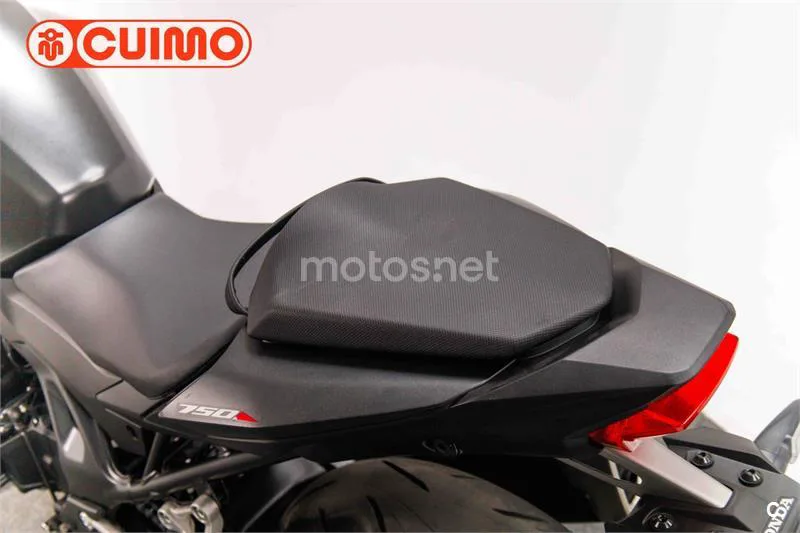 Honda CB750 Hornet - Vista 21