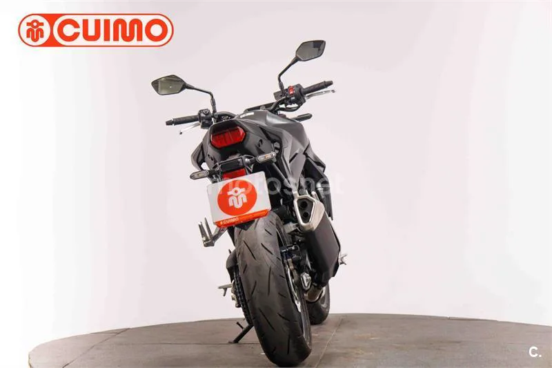 Honda CB750 Hornet - Vista 5