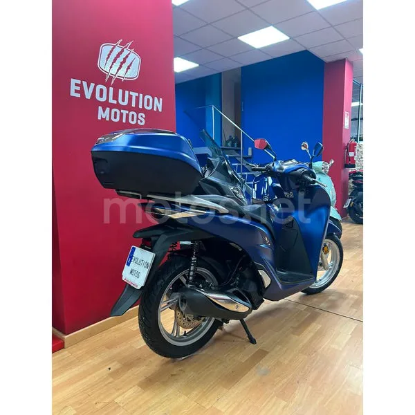 Honda SH125i - Vista 4