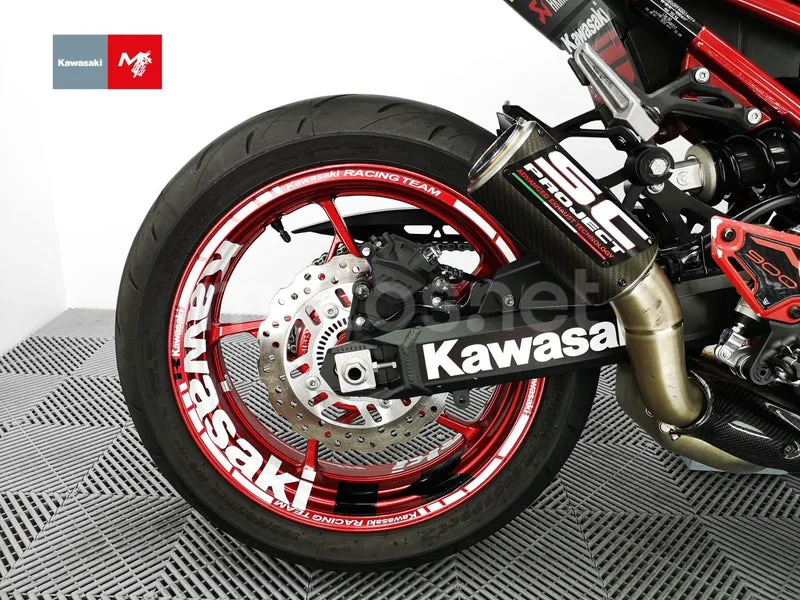 Kawasaki Z900 - Vista 13