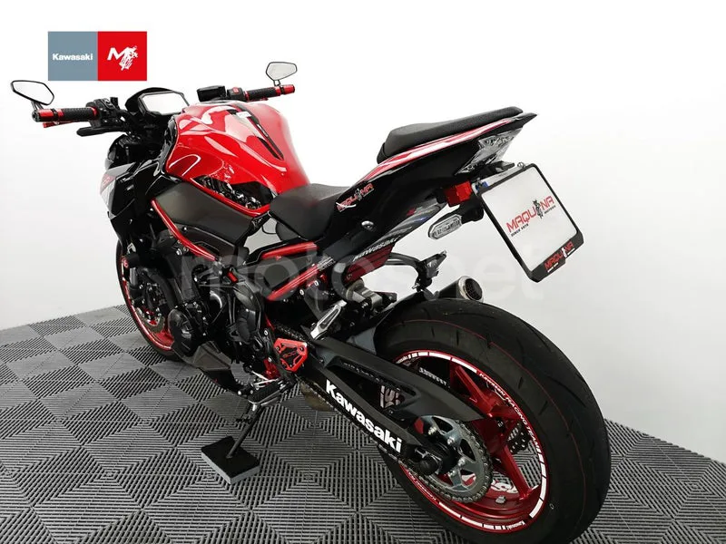 Kawasaki Z900 - Vista 22