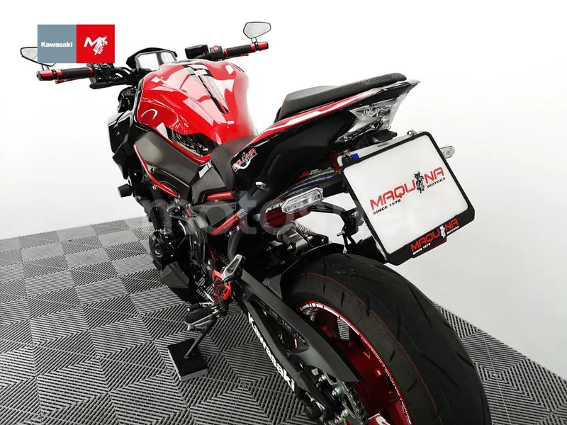 Kawasaki Z900 - Vista 24