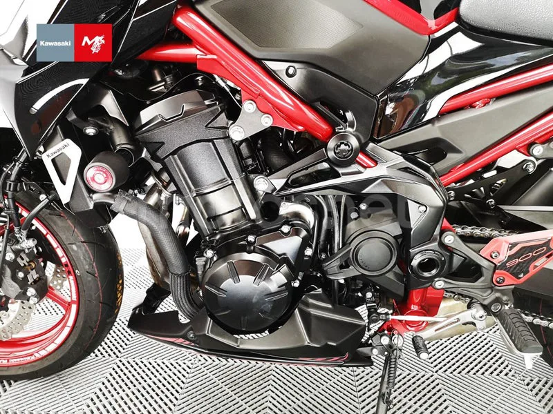Kawasaki Z900 - Vista 26