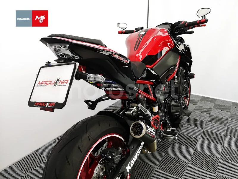 Kawasaki Z900 - Vista 5